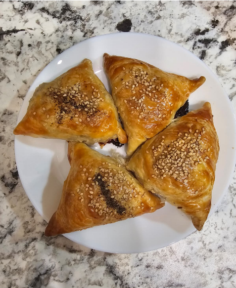Strawberry cake with fresh berries